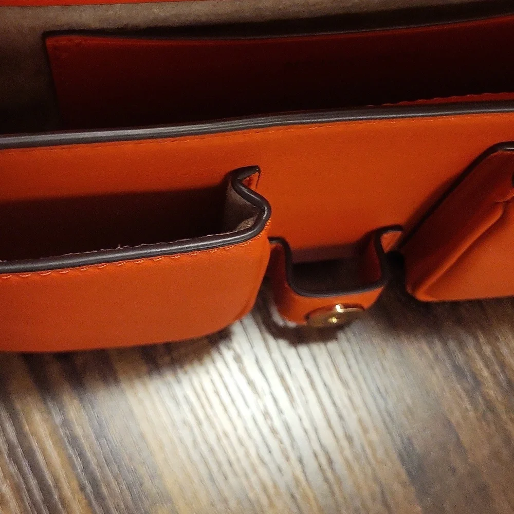 Michael Kors Orange Colby Medium Leather Shoulder Bag - Picture 4 of 6